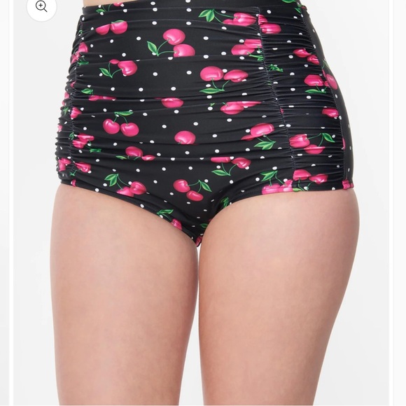 Bikini Bottoms - Picture 2 of 6